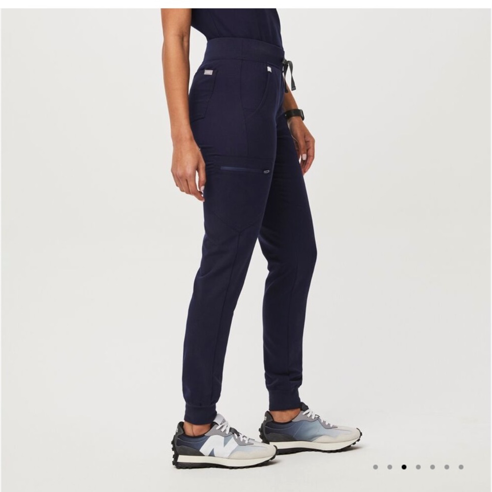 Figs Jogger Scrubs (size S petite)